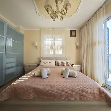 Villa Sunresidence *